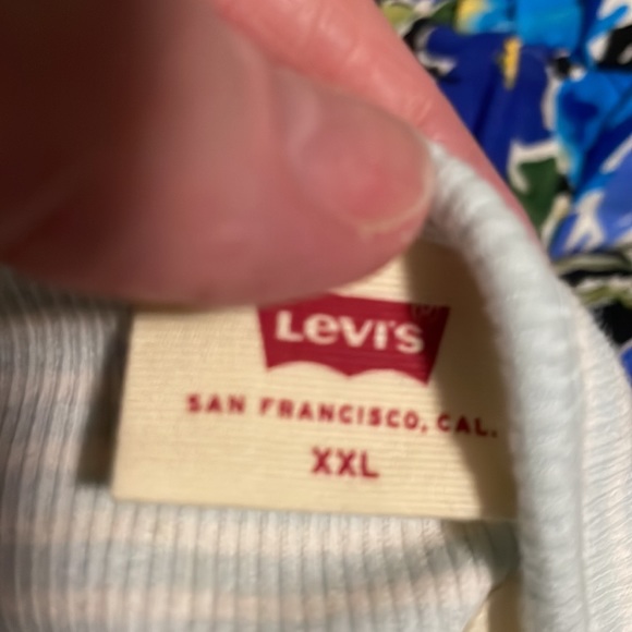 Levi's Shirt - Picture 5 of 6